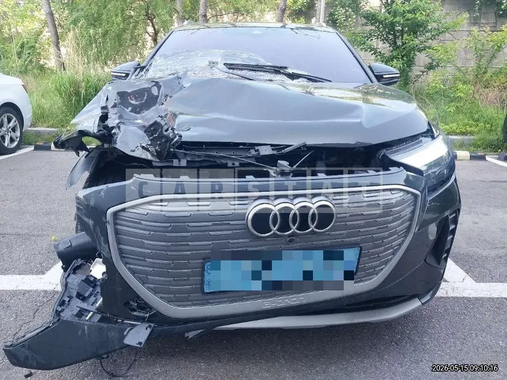 Photo 2 of 23: 2025 Audi Q4 45 e-tron — Korean insurance auction