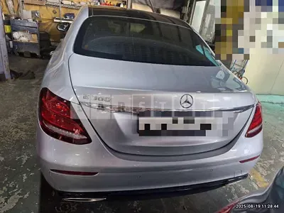 Photo 1 of 23: 2017 Mercedes-Benz E300 — Korean insurance auction