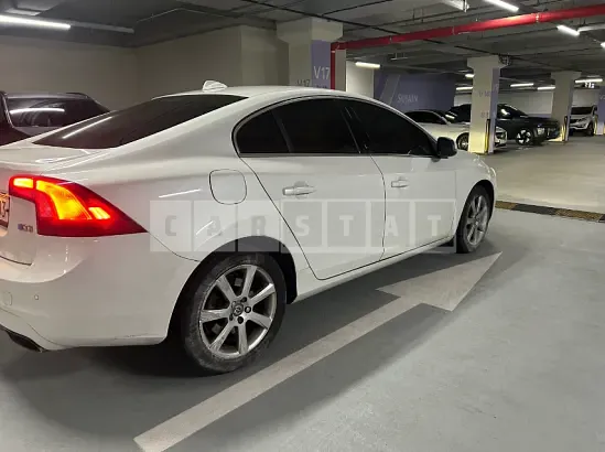 Photo 2 of 16: 2017 Volvo S60 D3 — Korean insurance auction