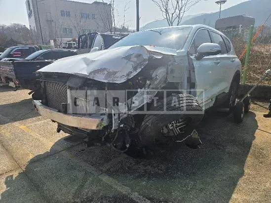 Photo 2 of 10: 2023 Hyundai Santa Fe — Korean insurance auction