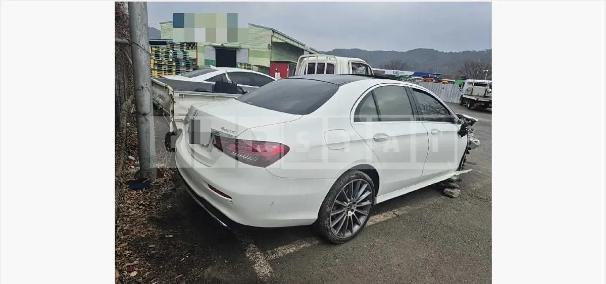 Photo 2 of 23: 2022 Mercedes-Benz E350 4Matic — Korean insurance auction