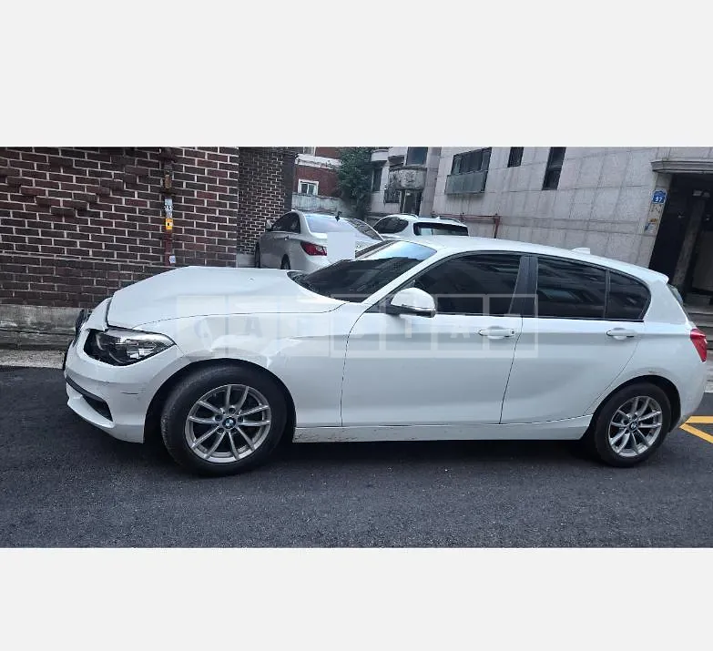 Photo 2 of 8: 2017 BMW 118d — Korean insurance auction