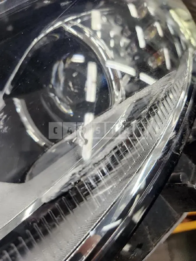 Photo 3 of 3: 2015 Volkswagen (parts) Tiguan Headlamp, VIN WVGZZZ5NZFW057089 — Korean insurance auction