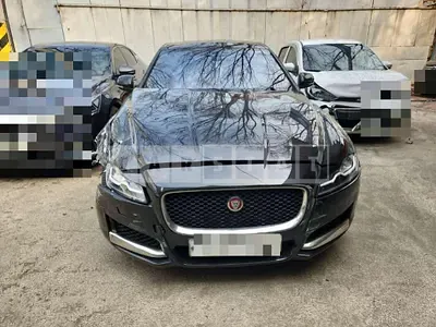 Photo 1 of 8: 2017 Jaguar XF 30d — Korean insurance auction