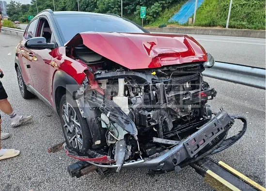 Photo 2 of 6: 2021 Hyundai Kona — Korean insurance auction