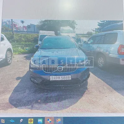 Photo 1 of 18: 2020 Volvo XC40T4 AWD, VIN YV1XZACACL2270404 — Korean insurance auction