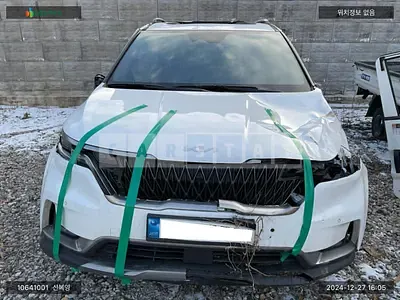 Photo 1 of 34: 2022 Kia Carnival Limousine, VIN KNANE813BNS168711 — Korean insurance auction