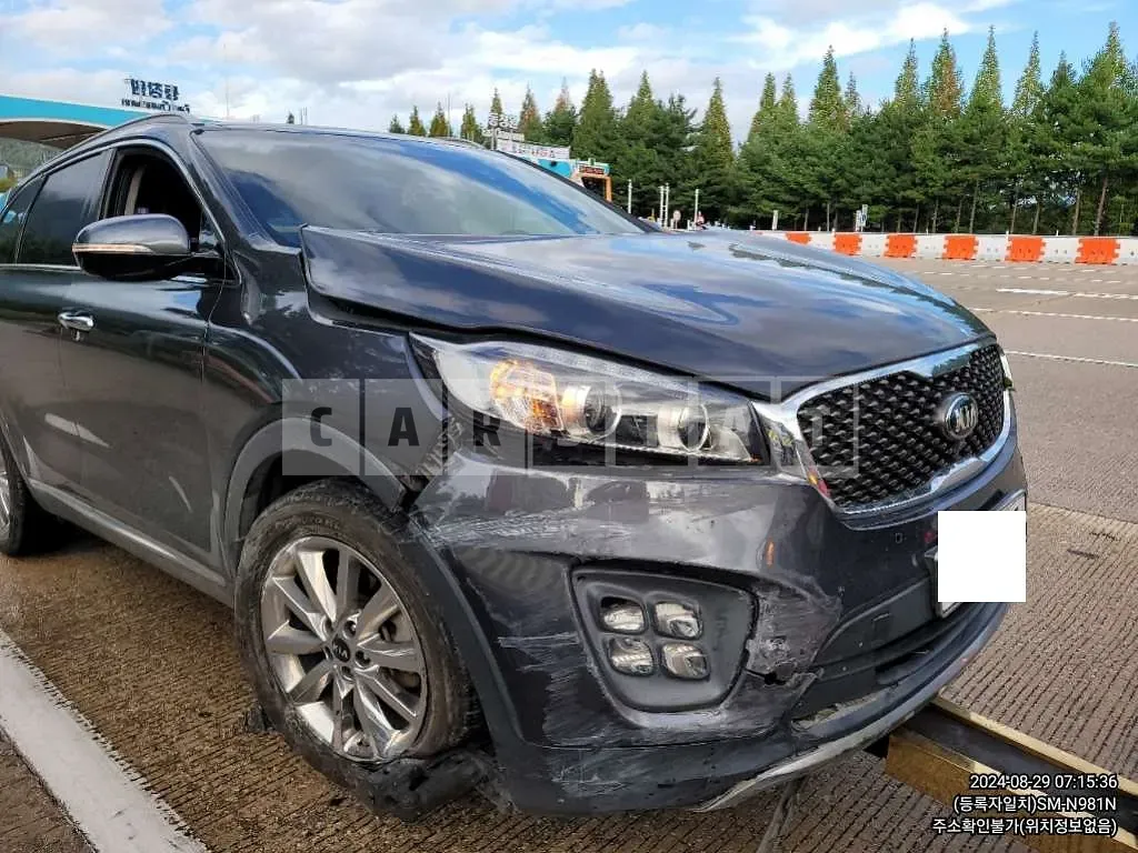 Photo 2 of 13: 2016 Kia Sorento — Korean insurance auction