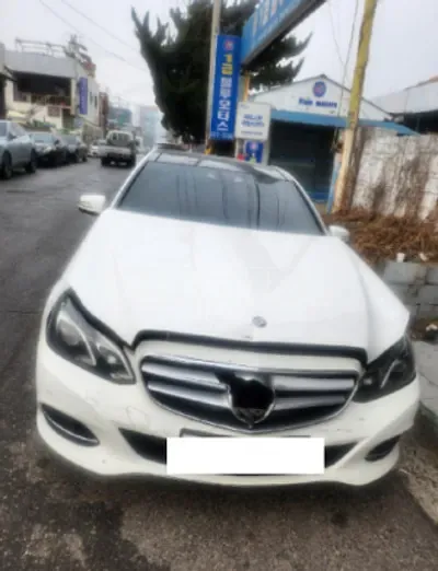 Photo 1 of 9: 2016 Mercedes-Benz E 300 4Matic — Korean insurance auction