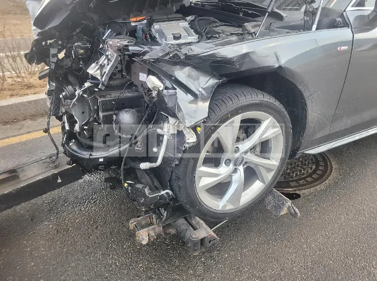 Photo 2 of 10: 2021 Audi A4 40 TFSI, VIN WAUZZZF49MN005781 — Korean insurance auction