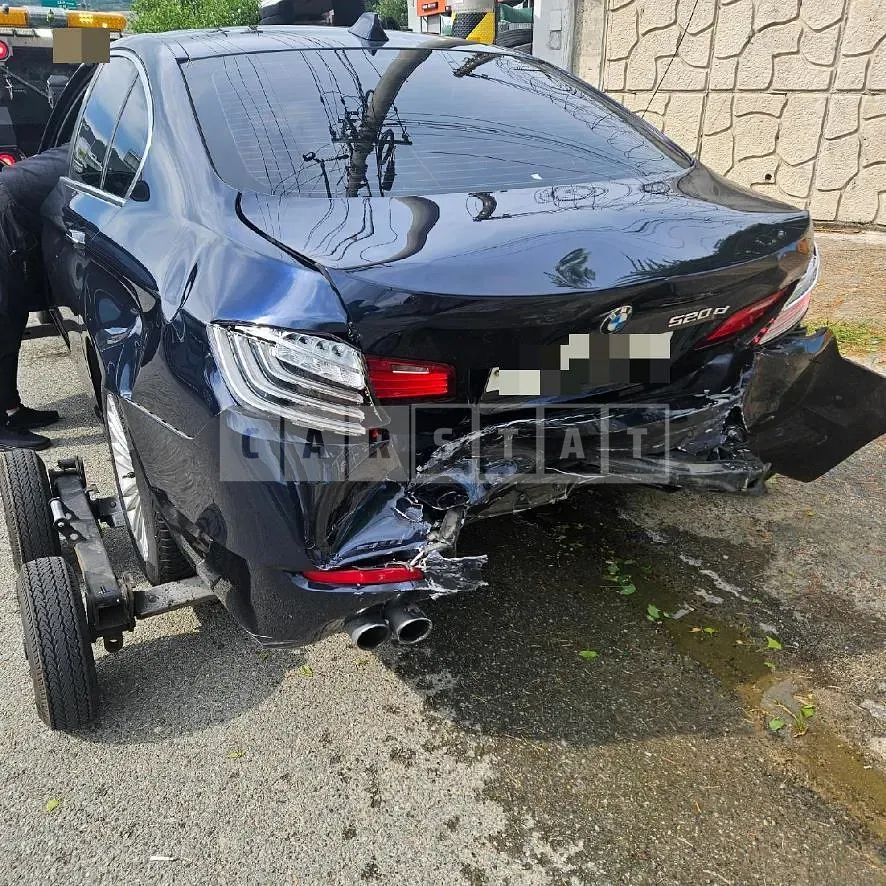 Photo 2 of 15: 2015 BMW 520d — Korean insurance auction