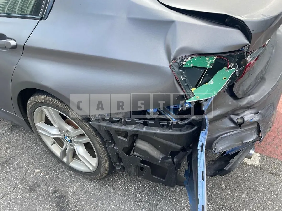 Photo 2 of 38: 2018 BMW 330i — Korean insurance auction