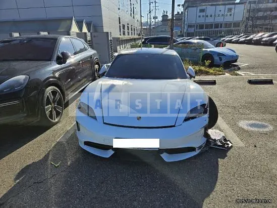 Photo 2 of 50: 2025 Porsche Taycan — Korean insurance auction