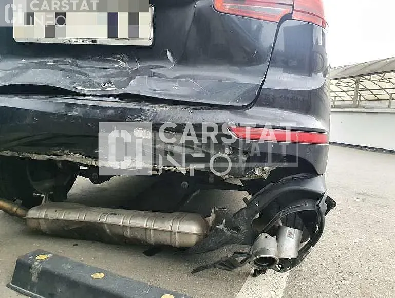Photo 2 of 35: 2015 Porsche Cayenne Diesel, VIN WP1AF2928FLA36592 — Korean insurance auction