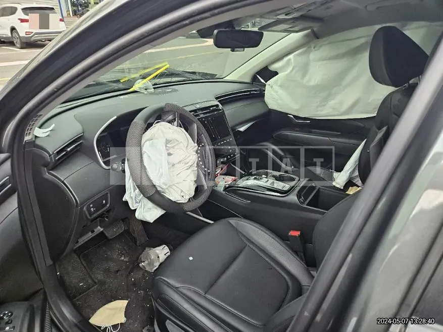 Photo 2 of 27: 2022 Hyundai Tucson — Korean insurance auction
