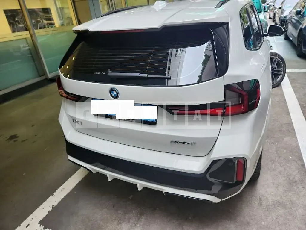 Photo 2 of 42: 2024 BMW iX1 xDrive30 — Korean insurance auction