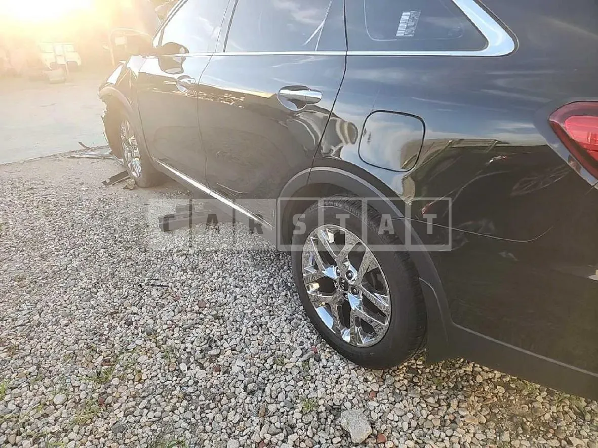 Photo 2 of 13: 2019 Kia Sorento — Korean insurance auction