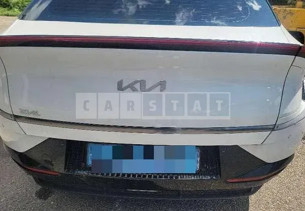 Photo 2 of 39: 2022 Kia EV6 — Korean insurance auction