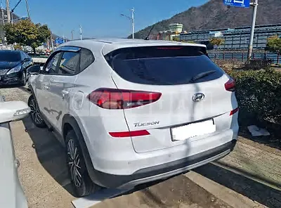 Photo 1 of 9: 2020 Hyundai Tucson, VIN KMHJ2812GLU281350 — Korean insurance auction