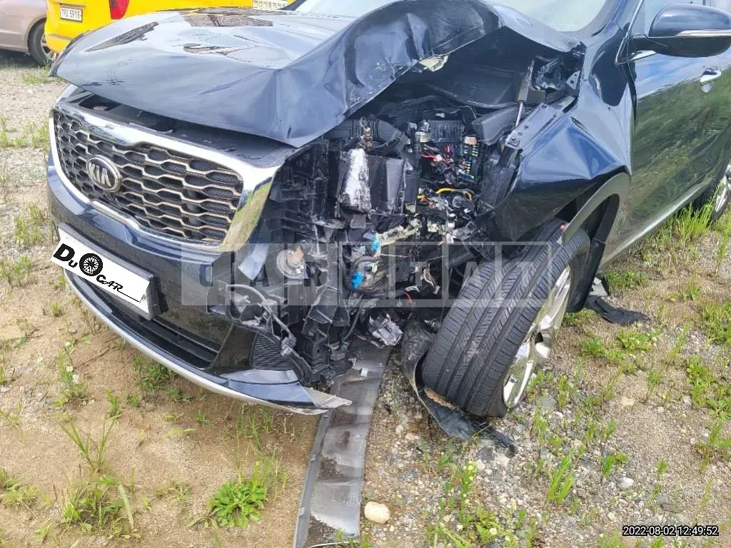 Photo 2 of 24: 2020 Kia Sorento, VIN KNAPK81BBLA635933 — Korean insurance auction