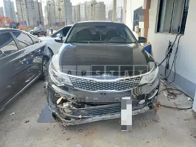 Photo 1 of 13: 2016 Kia K5 2.0 — Korean insurance auction