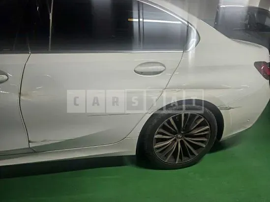Photo 2 of 27: 2022 BMW 320i — Korean insurance auction