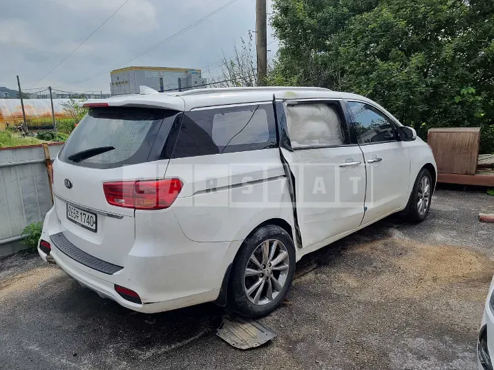 Photo 2 of 11: 2020 Kia Carnival, VIN KNAMC81ABLS614185 — Korean insurance auction