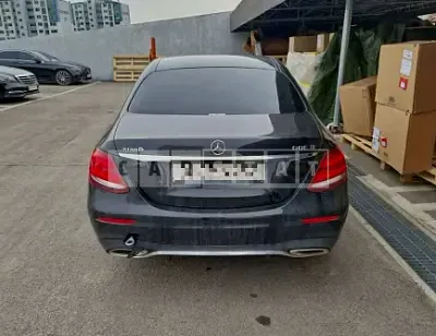 Photo 1 of 9: 2020 Mercedes-Benz E300 4Matic, VIN WDDZF4KB0LA734265 — Korean insurance auction