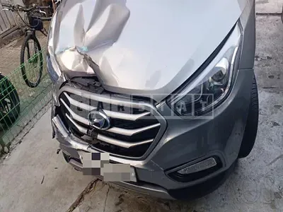 Photo 1 of 8: 2014 Hyundai Tucson ix — Korean insurance auction