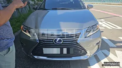 Photo 1 of 8: 2018 Lexus ES300h, VIN JTHBW1GGXJ2179698 — Korean insurance auction