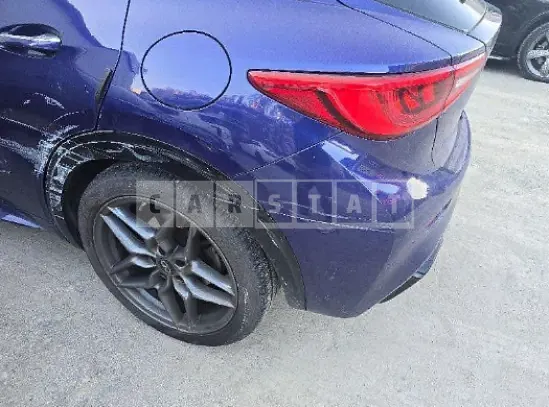 Photo 2 of 30: 2017 Infiniti Q30 — Korean insurance auction