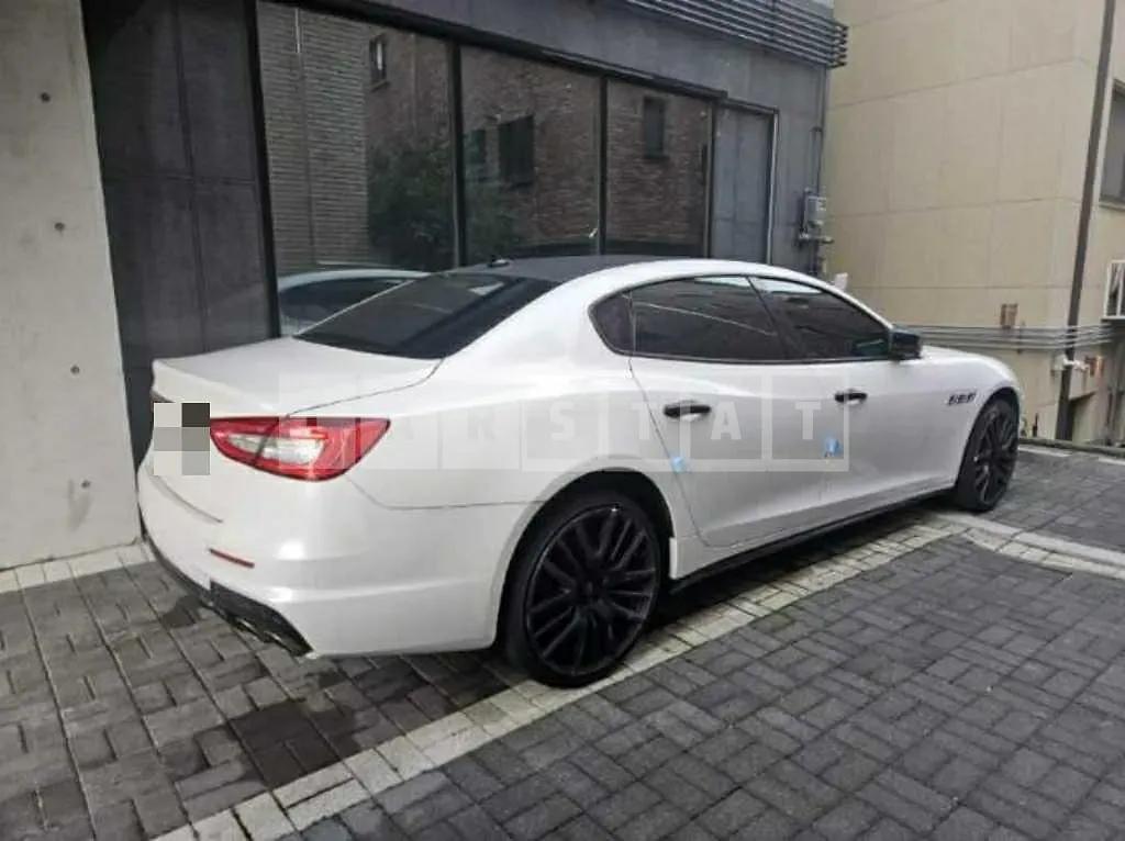 Photo 2 of 9: 2019 Maserati Quattroporte S Q4 — Korean insurance auction