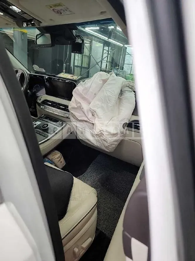 Photo 2 of 6: 2021 Hyundai Palisade, VIN KMHR581EBNU363271 — Korean insurance auction