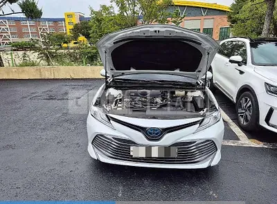 Photo 1 of 26: 2020 Toyota Camry Hybrid — Korean insurance auction