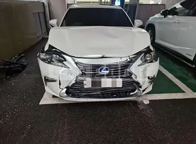 Photo 1 of 5: 2015 Lexus ES300h — Korean insurance auction