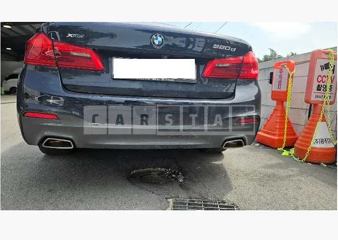 Photo 2 of 12: 2018 BMW 520d xDrive — Korean insurance auction