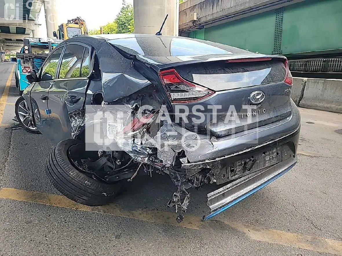 Photo 2 of 7: 2016 Hyundai Modern Ionic, VIN KMHC851CGGU004203 — Korean insurance auction