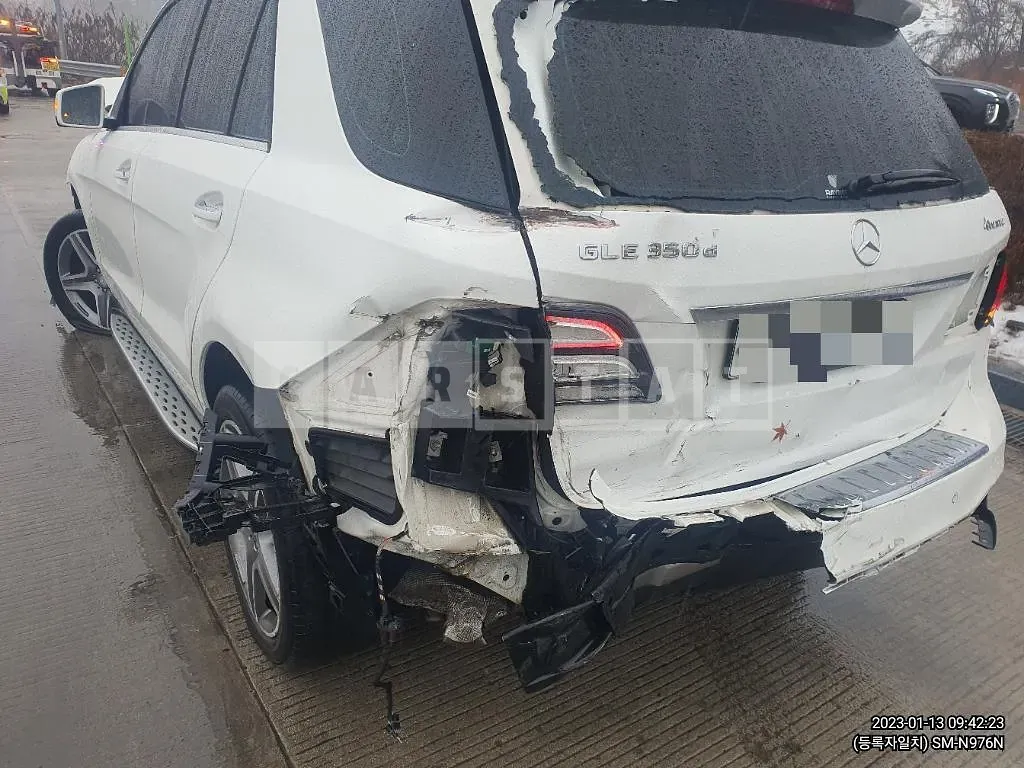 Photo 2 of 17: 2017 Mercedes-Benz GLE350 d 4Matic — Korean insurance auction