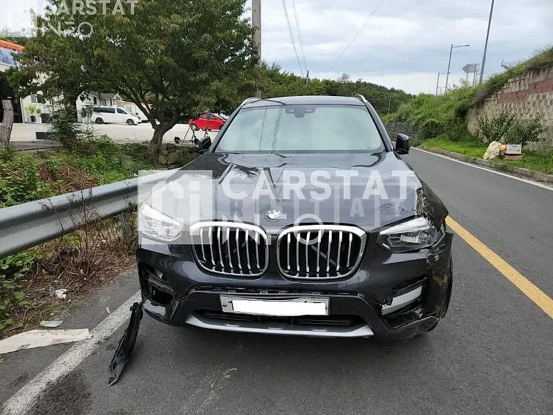 Photo 2 of 21: 2019 BMW X3XDRIVE20D Xline, VIN WBAUZ3106LLT05963 — Korean insurance auction