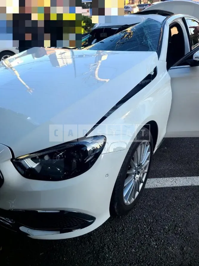 Photo 2 of 29: 2023 Mercedes-Benz E220 d 4Matic — Korean insurance auction