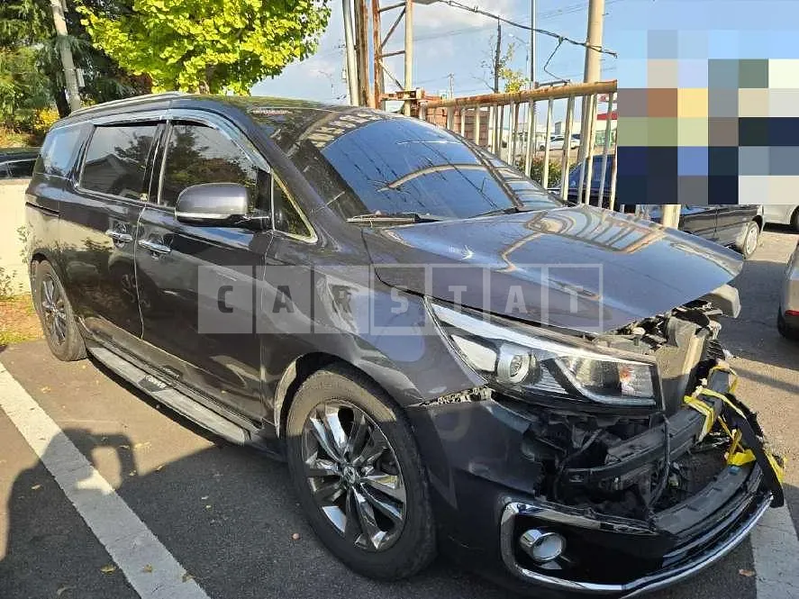 Photo 2 of 10: 2015 Kia Carnivals — Korean insurance auction