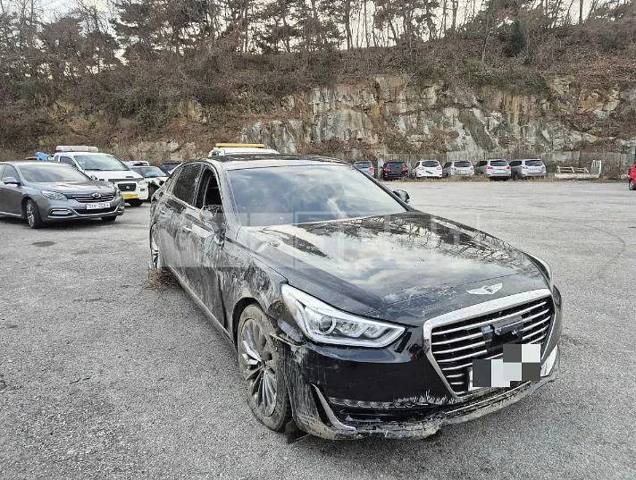 Photo 2 of 15: 2016 Genesis EQ900 3.3T — Korean insurance auction