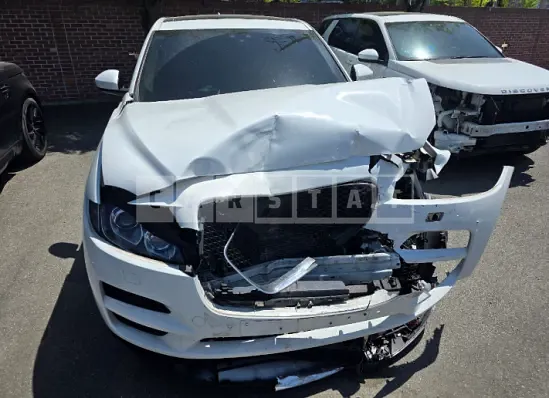 Photo 2 of 20: 2018 Jaguar F-Pace 20d, VIN SADCA2BN6JA264569 — Korean insurance auction