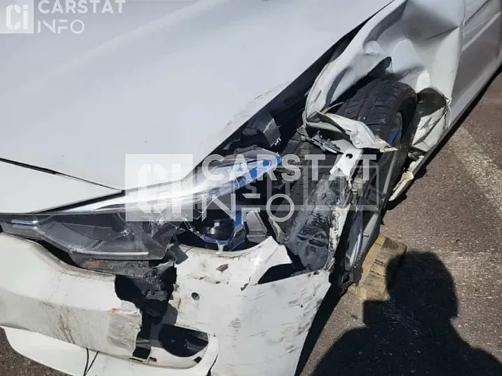 Photo 2 of 6: 2015 BMW 320d — Korean insurance auction