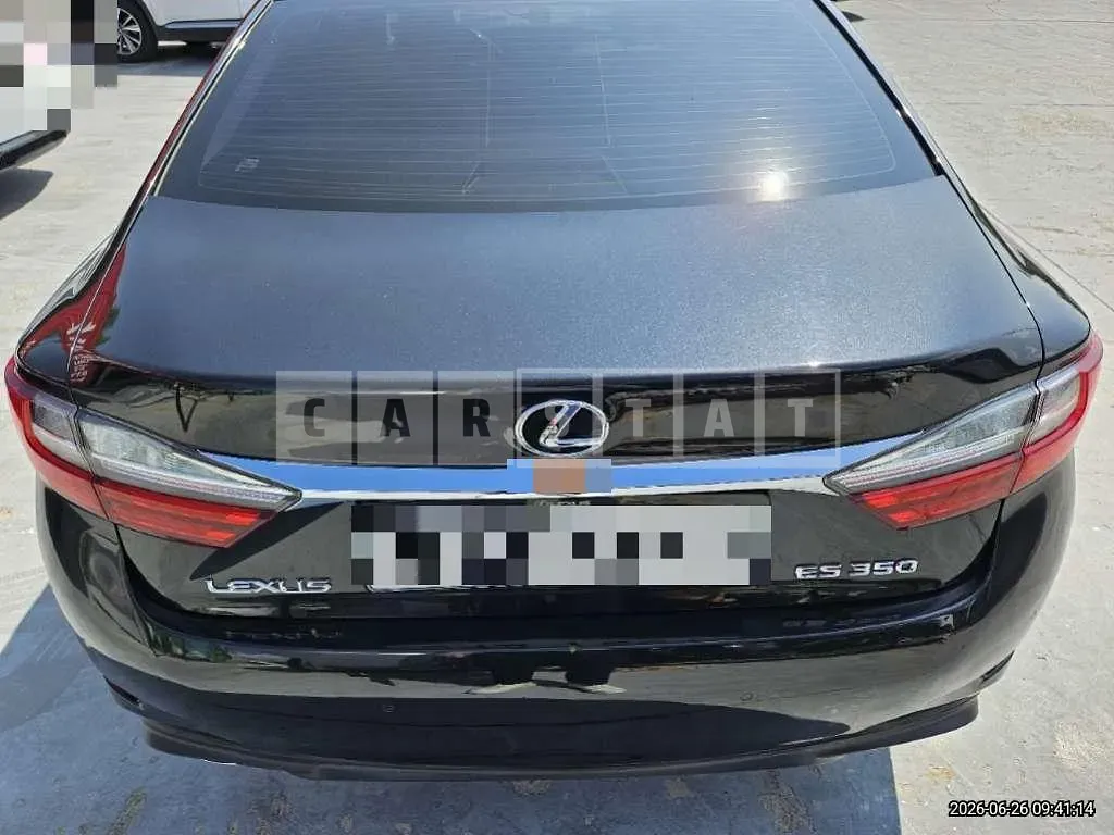 Photo 2 of 32: 2017 Lexus ES350 — Korean insurance auction