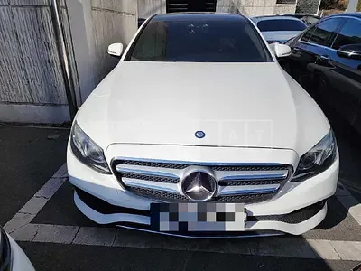 Photo 1 of 13: 2017 Mercedes-Benz E220d, VIN WDDZF0EB3HA143813 — Korean insurance auction