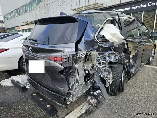 Photo 2 of 23: 2025 Toyota Sienna Hybrid 2WD — Korean insurance auction