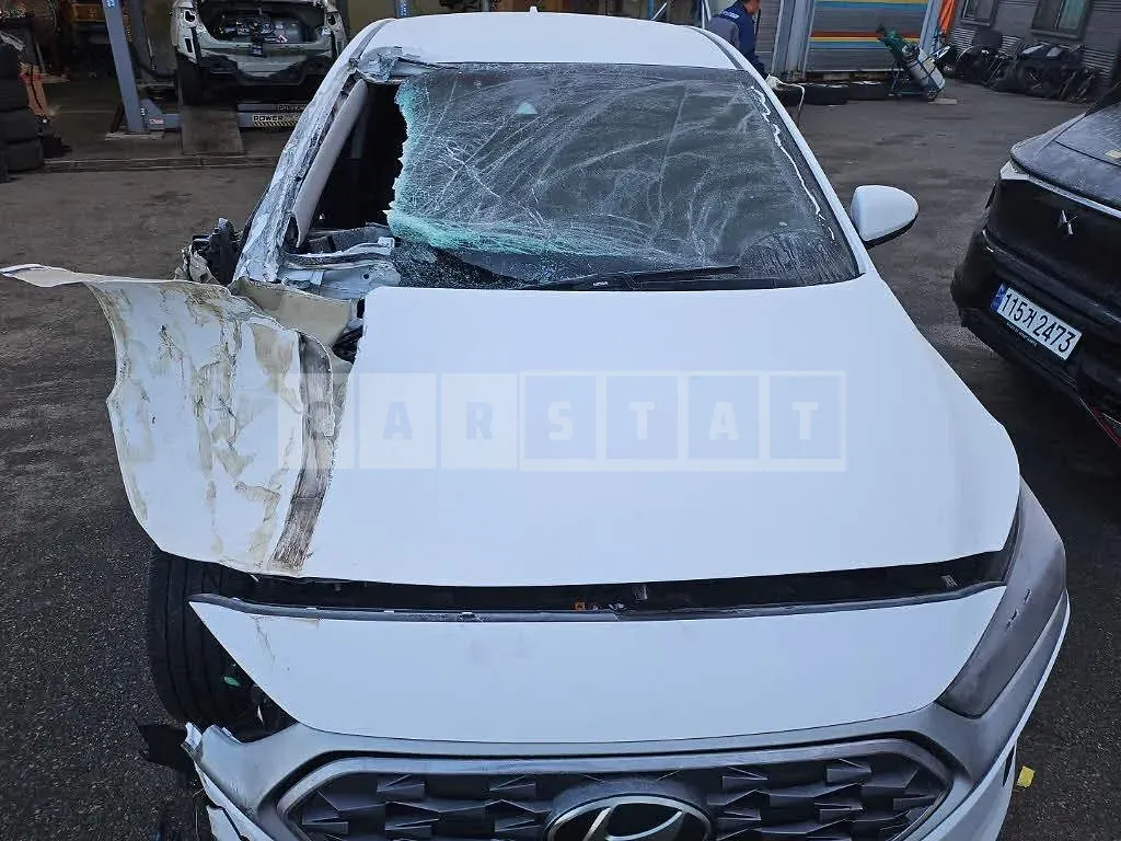 Photo 2 of 48: 2020 Hyundai IONIQ Hybrid, VIN KMHC051CGLU224233 — Korean insurance auction