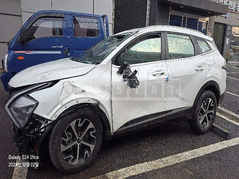 Photo 2 of 30: 2022 Kia Sportage Hybrid, VIN KNAPX81GBPK035415 — Korean insurance auction