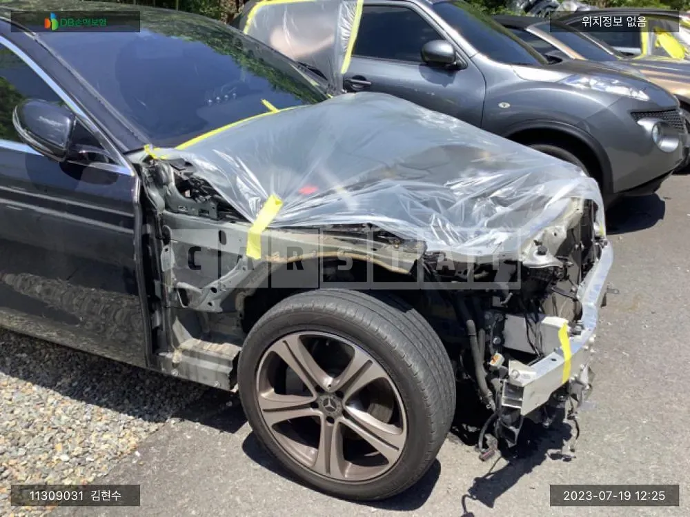 Photo 2 of 7: 2018 Mercedes-Benz E300, VIN WDDZF4JB7KA514007 — Korean insurance auction